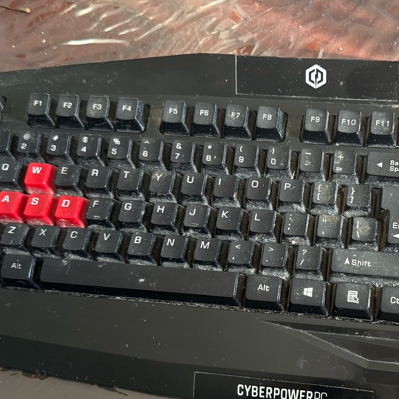 Cyberpower PC Gaming Keyboard Multimedia Control Gaming Wired USB Keyboard - Picture 1 of 7